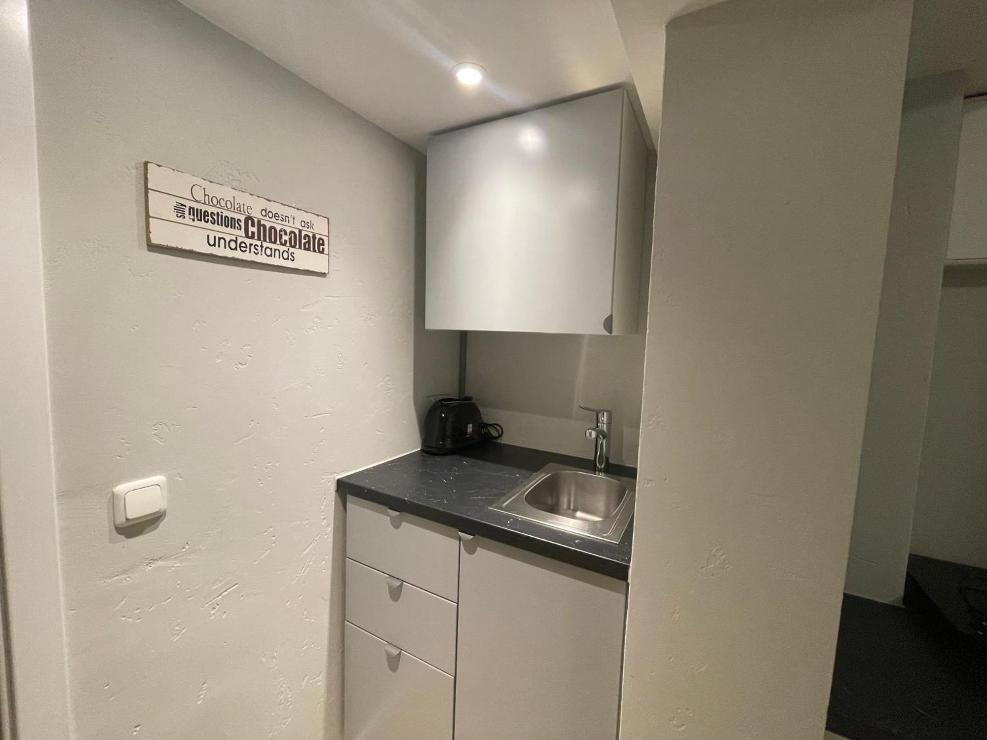 Suesses Kleines Und Zentrales Apartment Fuer Zwei Personen Mitten In Hambourg Extérieur photo